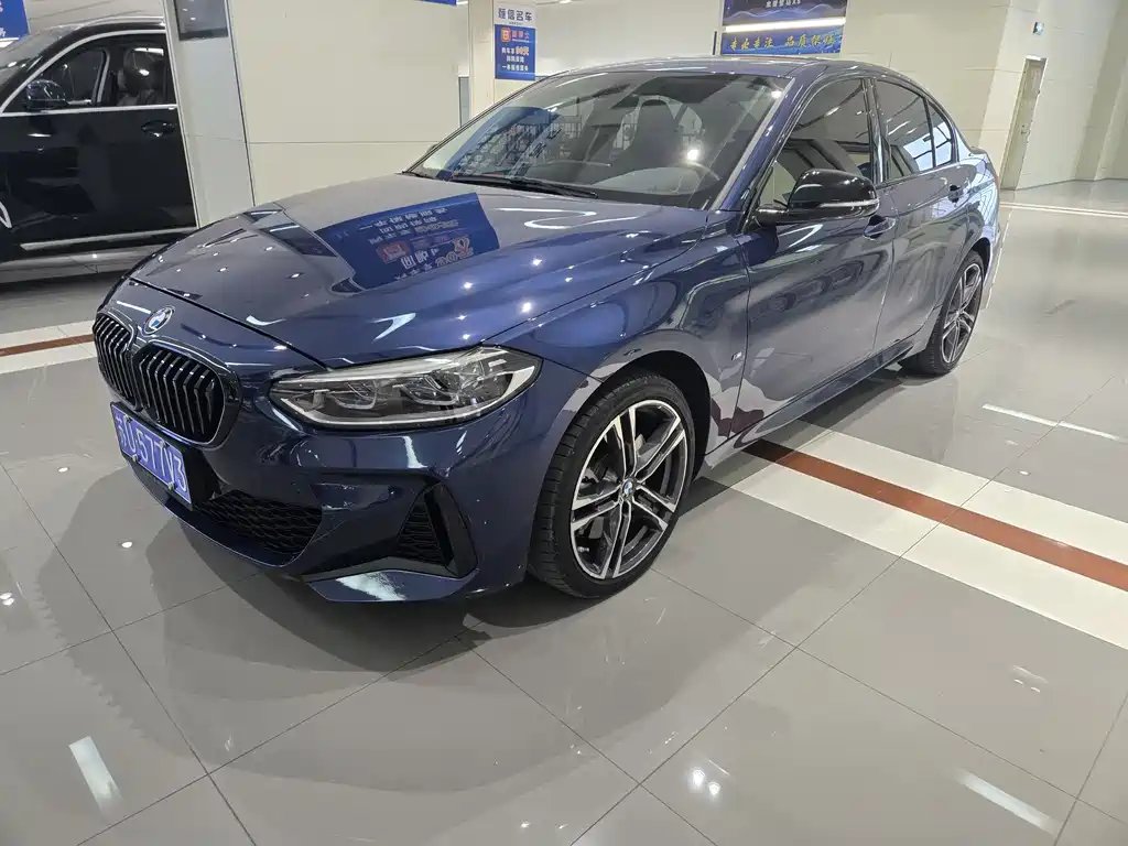 BMW 1 Series 2022 — фото 1 из 5