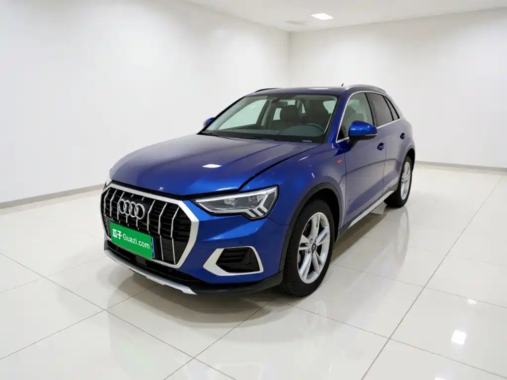 Audi Q3 2019 — фото 1 из 5