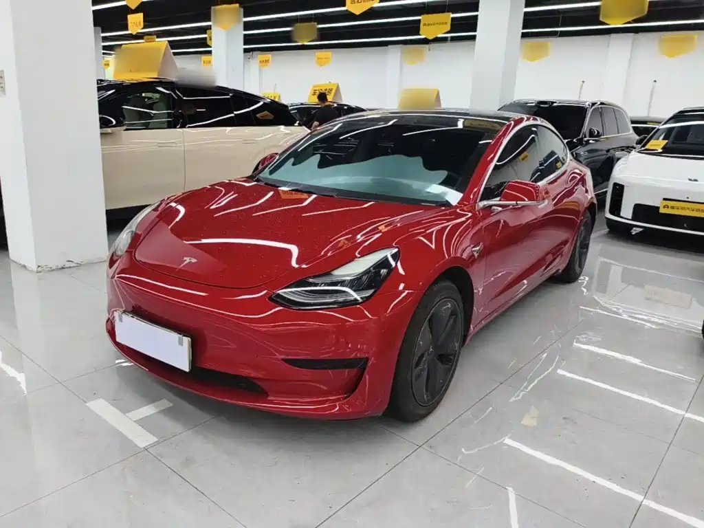 Tesla Model 3 2020 — фото 1 из 5