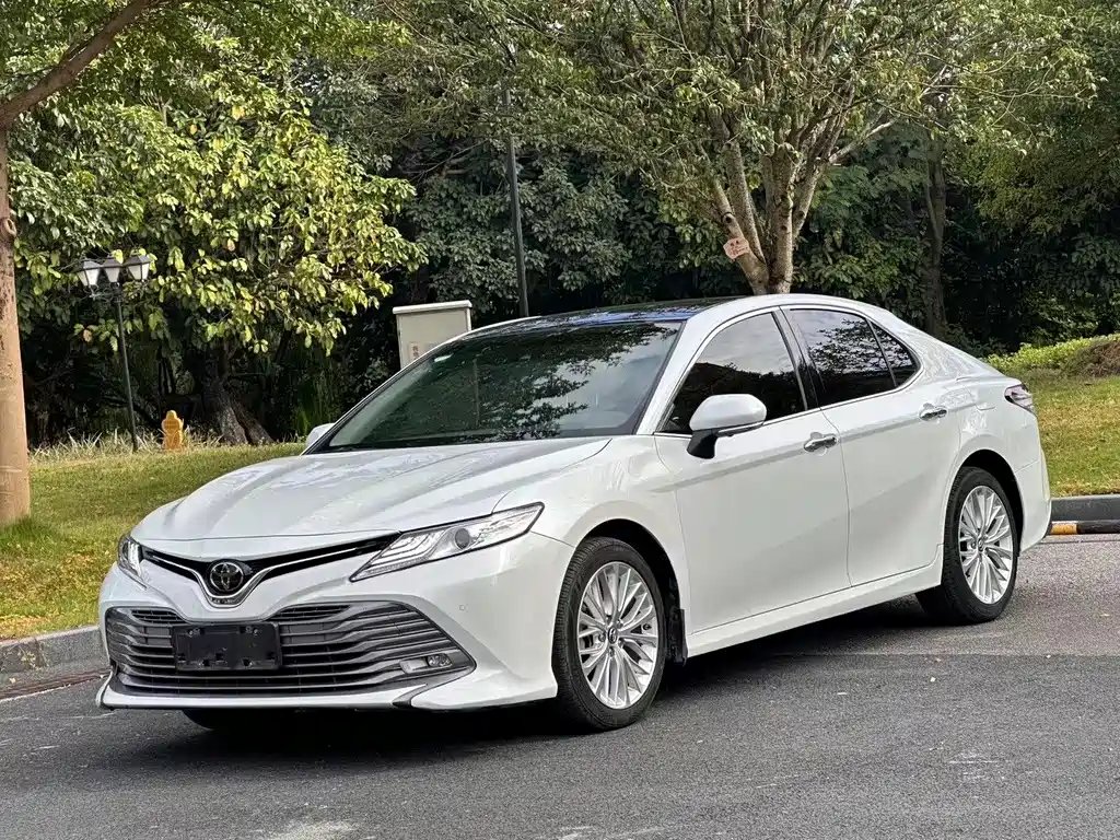 Toyota Camry 2020 — фото 1 из 5