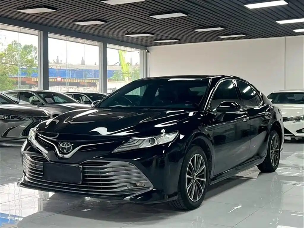 Toyota Camry 2020 — фото 1 из 5