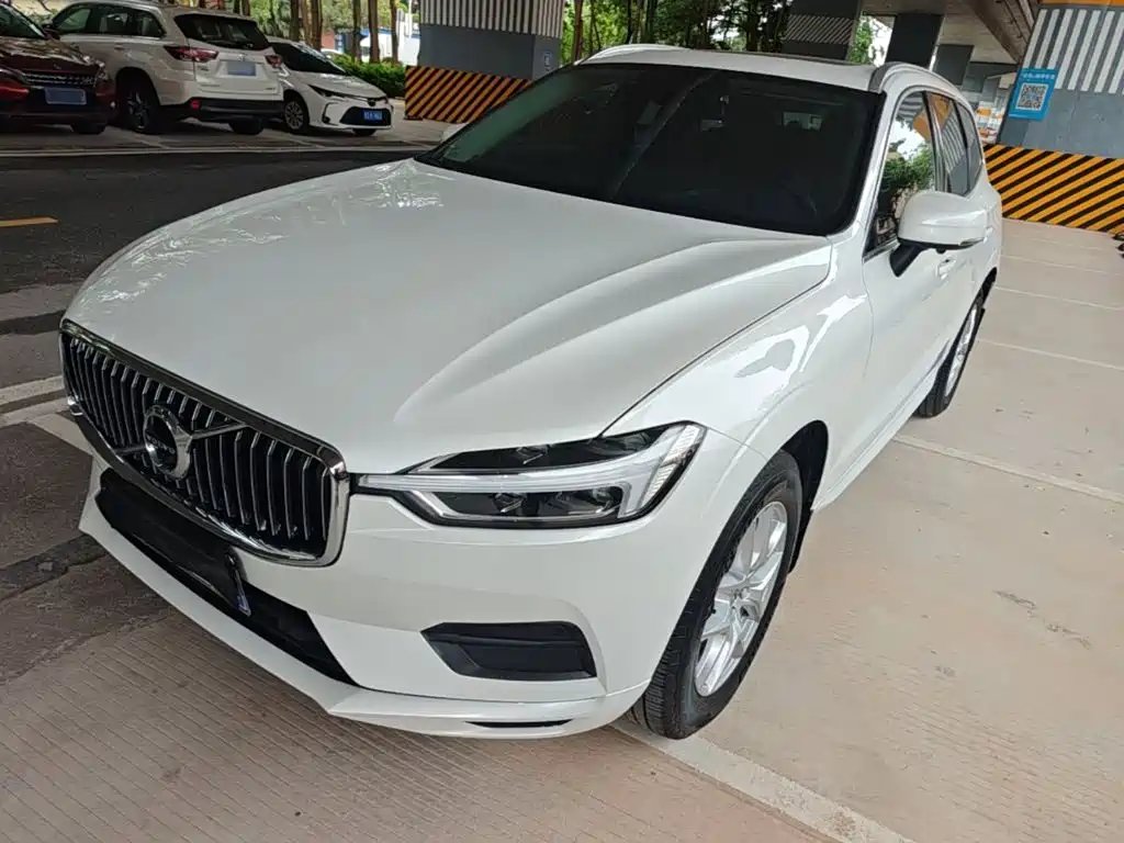 Volvo XC60 2019 — фото 1 из 5