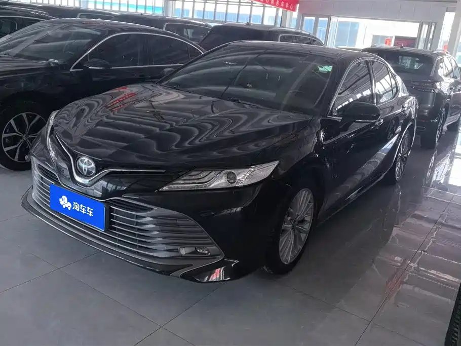 Toyota Camry 2020 — фото 1 из 5