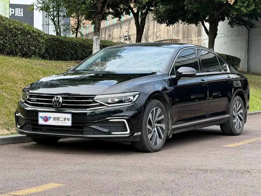 Volkswagen Magotan PHEV 2022 — фото 1 из 5