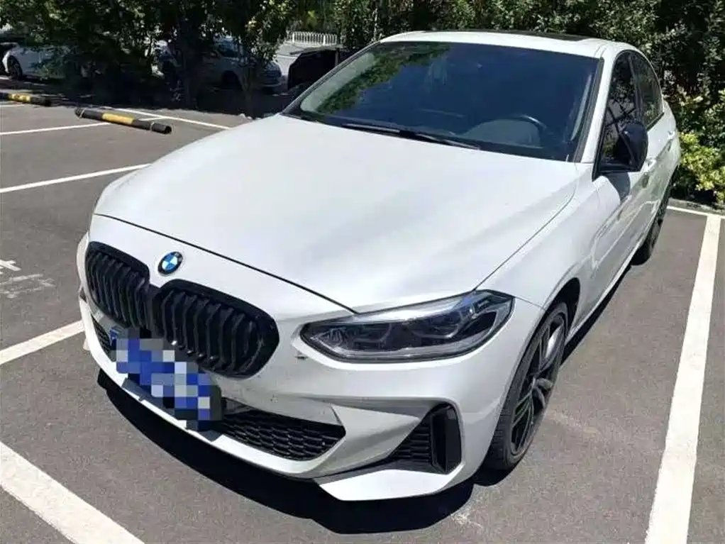 BMW 1 Series 2022 — фото 1 из 5