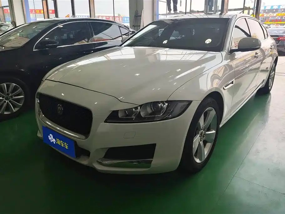 Jaguar XFL 2018 — фото 1 из 5