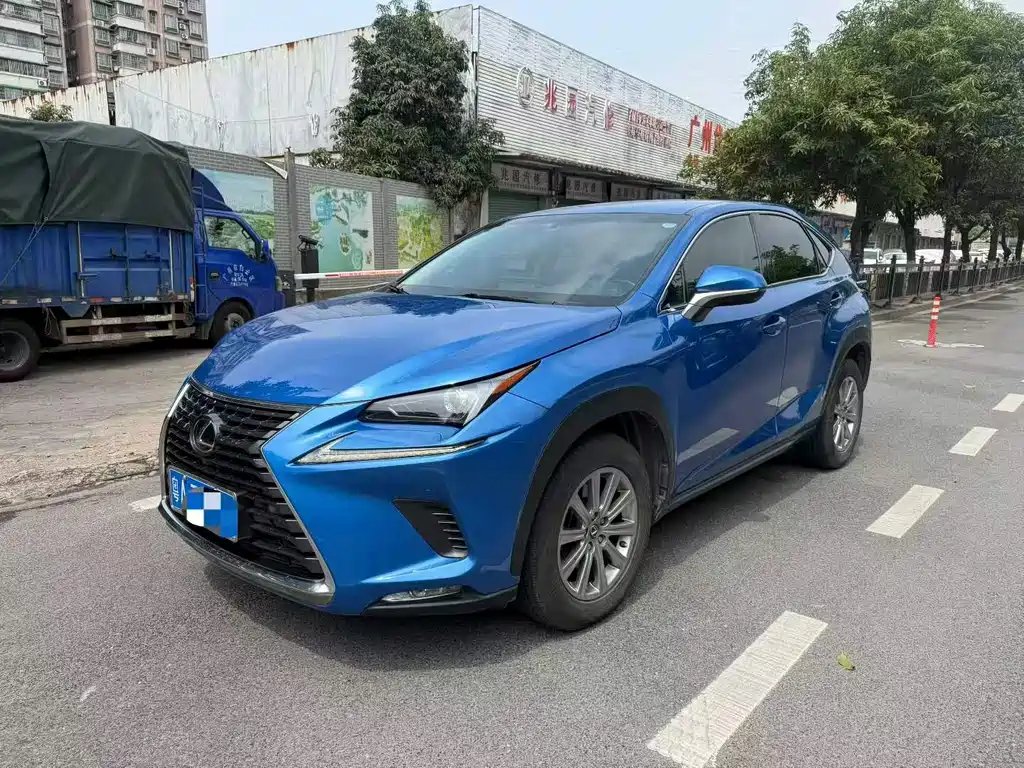 Lexus NX 2019 — фото 1 из 5