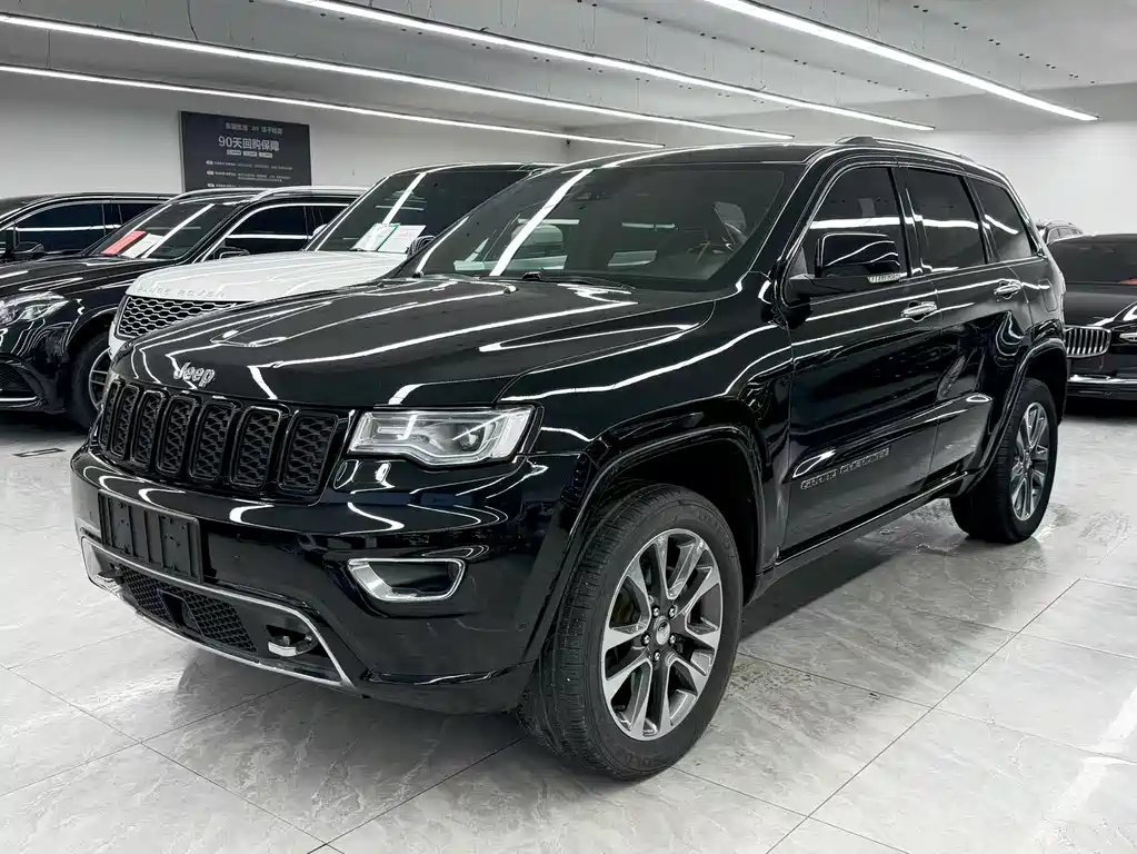 Jeep Grand Cherokee (Import) 2018 — фото 1 из 5