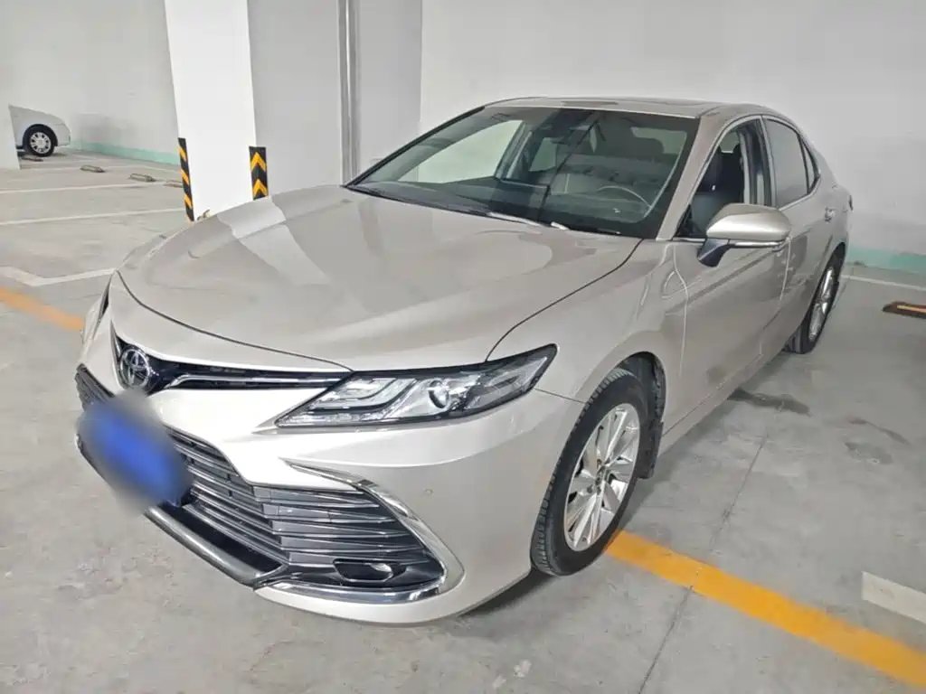 Toyota Camry 2022 — фото 1 из 5