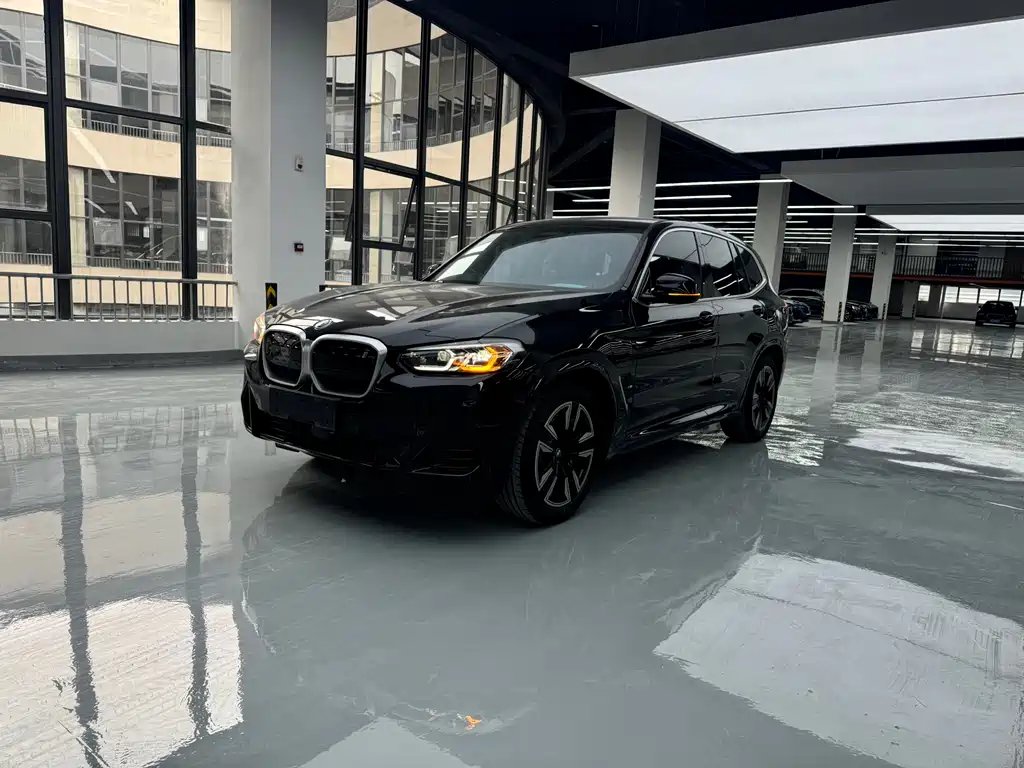 BMW iX3 2023 — фото 1 из 5