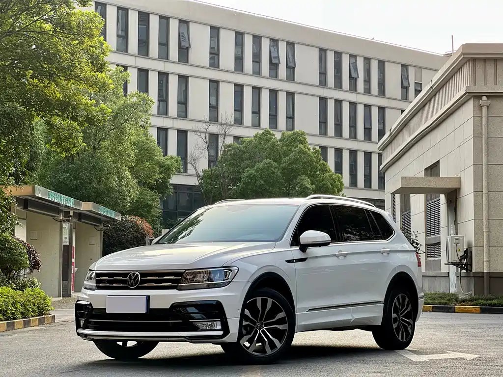 Volkswagen Tiguan L 2021 — фото 1 из 5