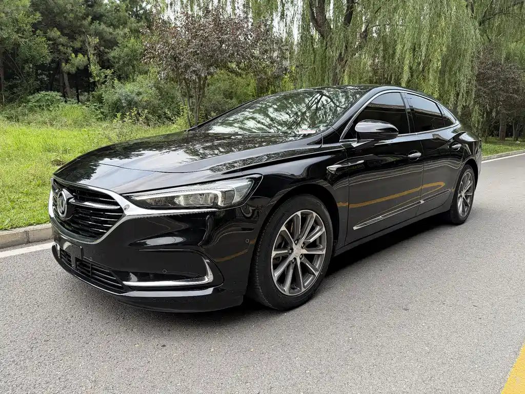 Buick LaCrosse 2021 — фото 1 из 5