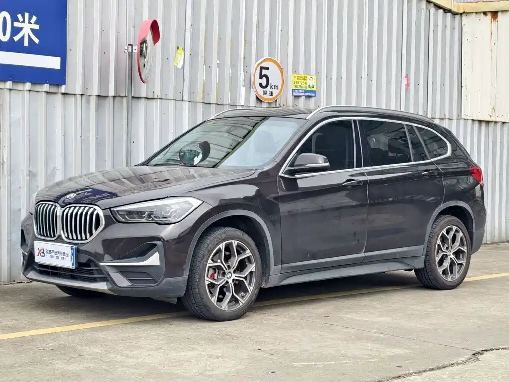 BMW X1 2021 — фото 1 из 5