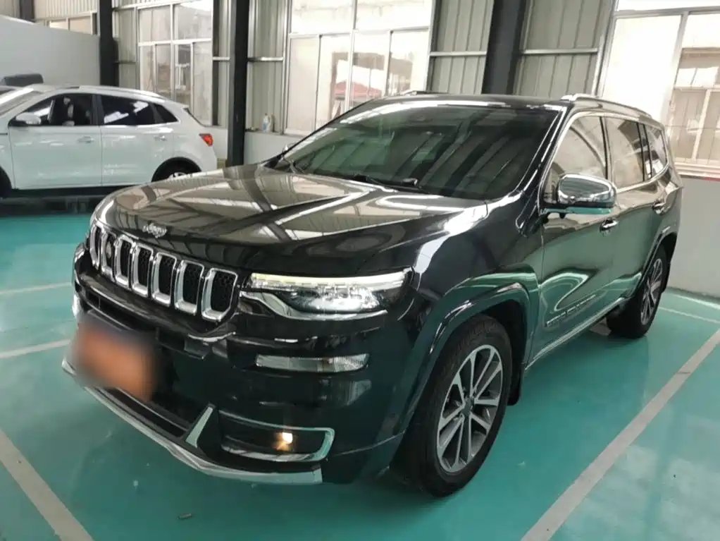 Jeep Grand Commander 2018 — фото 1 из 5