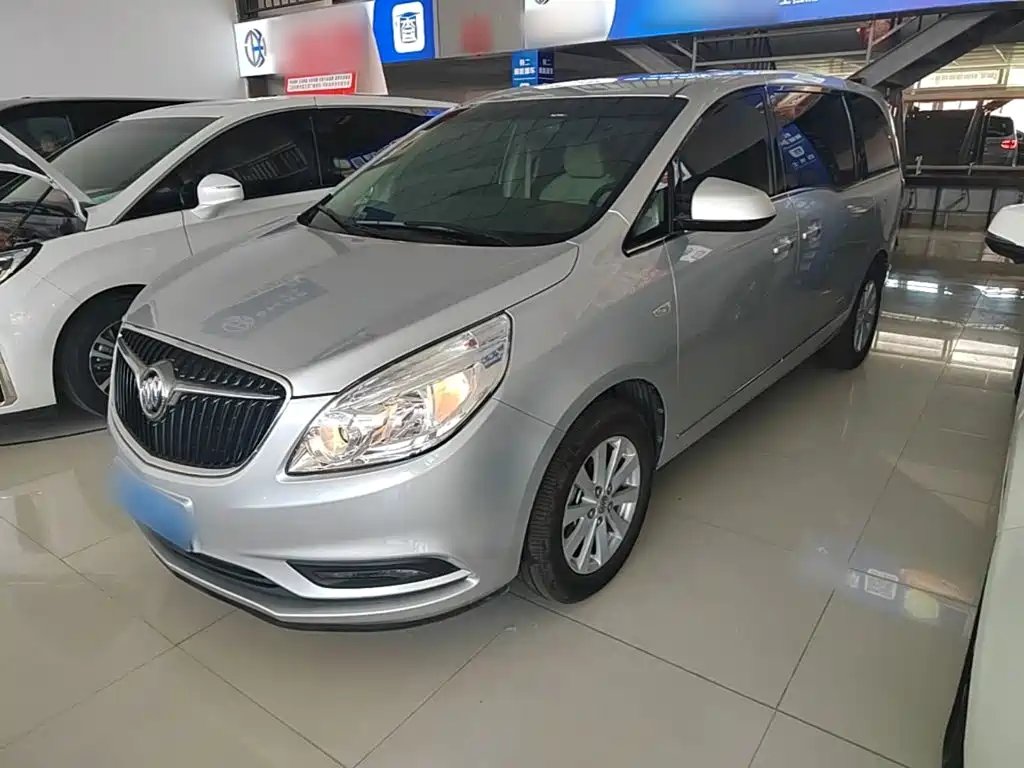 Buick GL8 2019 — фото 1 из 5