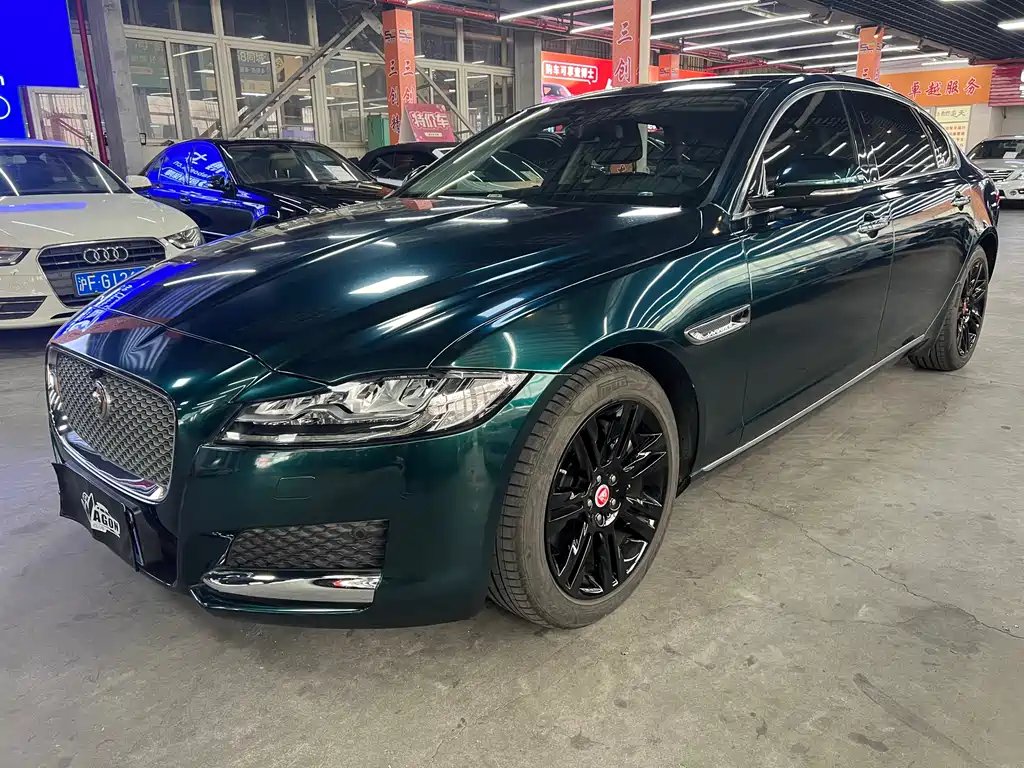 Jaguar XFL 2018 — фото 1 из 5