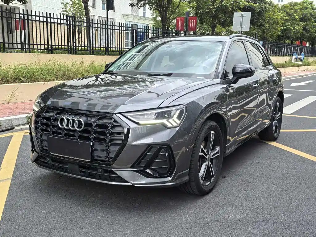 Audi Q3 2020 — фото 1 из 5