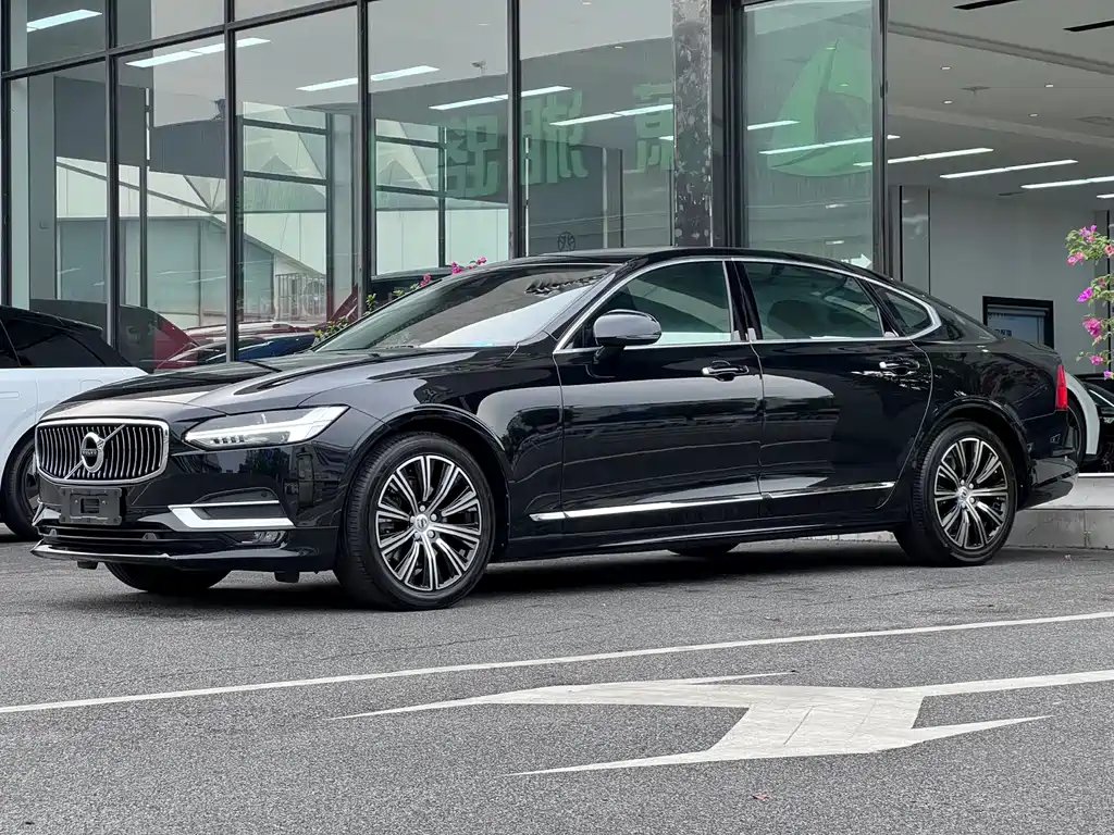 Volvo S90 2019 — фото 1 из 5