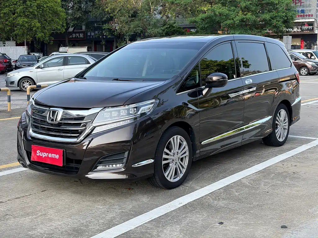 Honda Elysion 2019 — фото 1 из 5