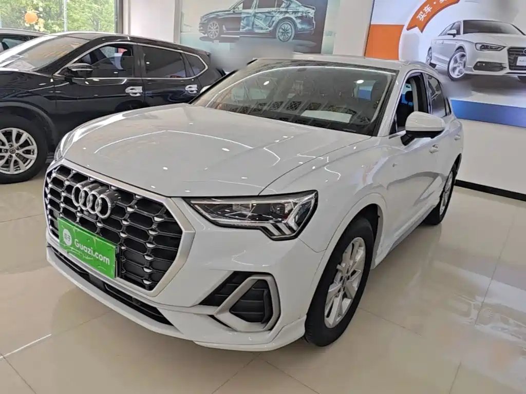 Audi Q3 2019 — фото 1 из 5