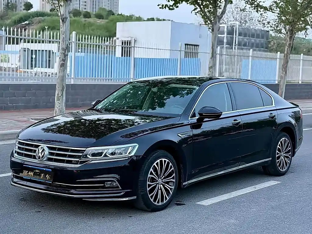 Volkswagen Phideon 2020 — фото 1 из 5