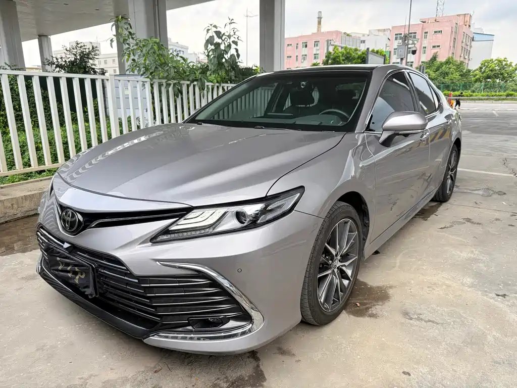 Toyota Camry 2021 — фото 1 из 5