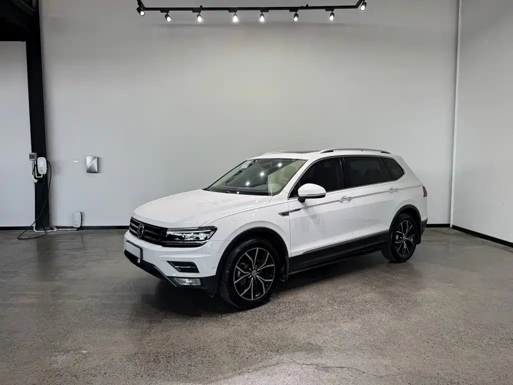 Volkswagen Tiguan L 2020 — фото 1 из 5