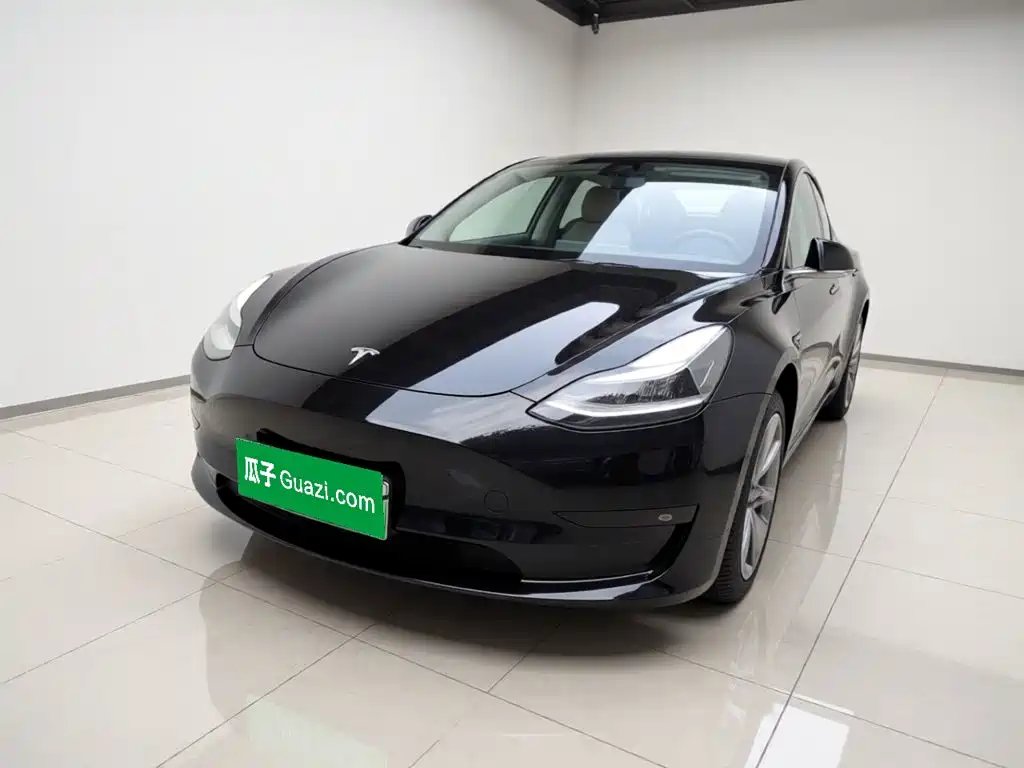 Tesla Model 3 2020 — фото 1 из 5