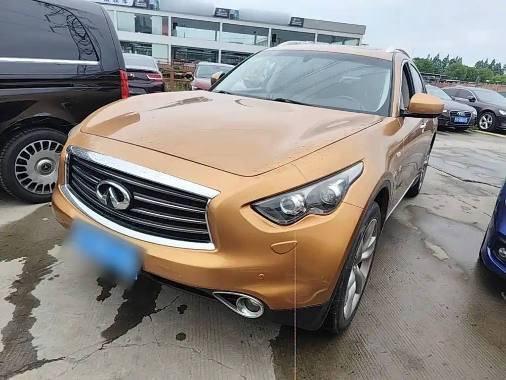 Infiniti QX70 2016 — фото 1 из 5