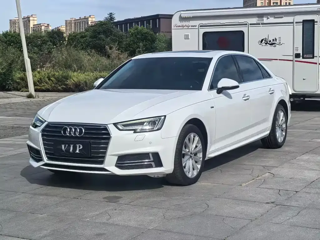 Audi A4L 2019 — фото 1 из 16