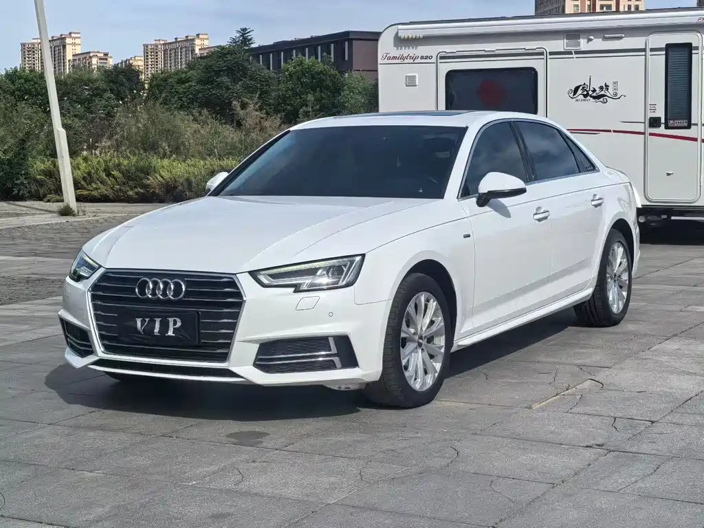 Audi A4L 2019 — фото 1 из 5