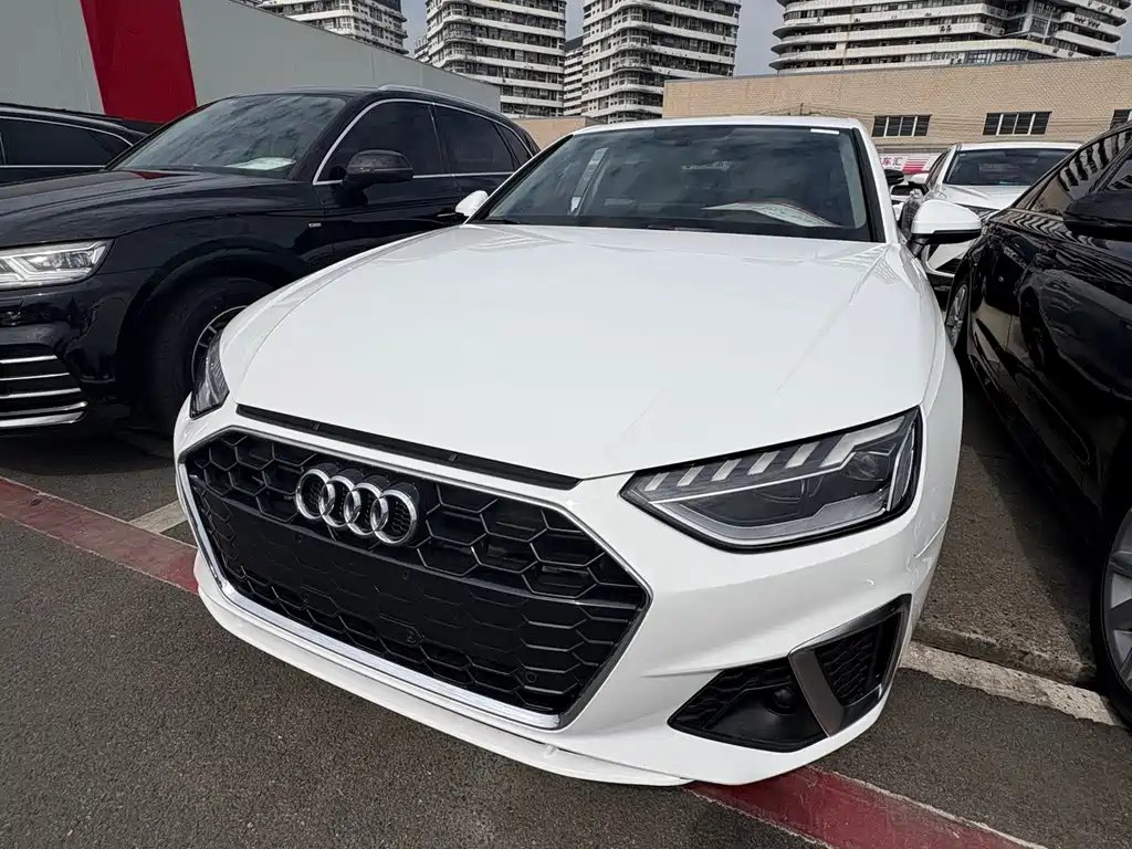 Audi A4L 2020 — фото 1 из 5