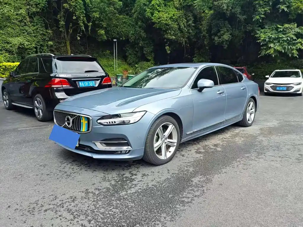 Volvo S90 2018 — фото 1 из 5
