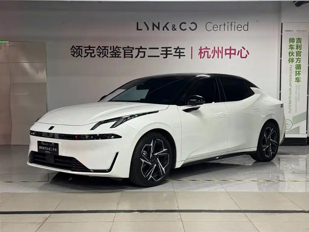 Lynk & Co 07 EM-P 2024 — фото 1 из 5