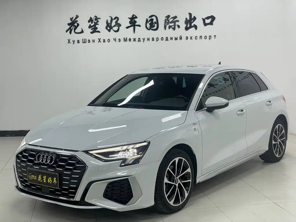 Audi A3 2023 — фото 1 из 5