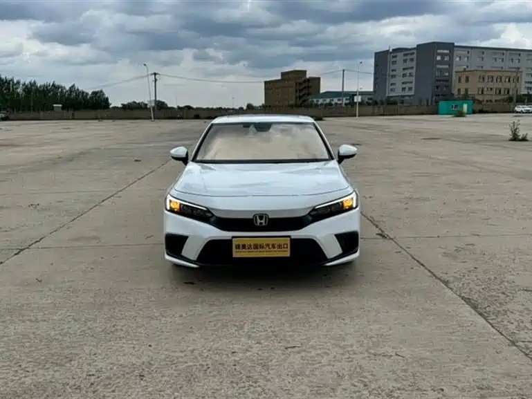 Honda Civic 2023 — фото 1 из 5