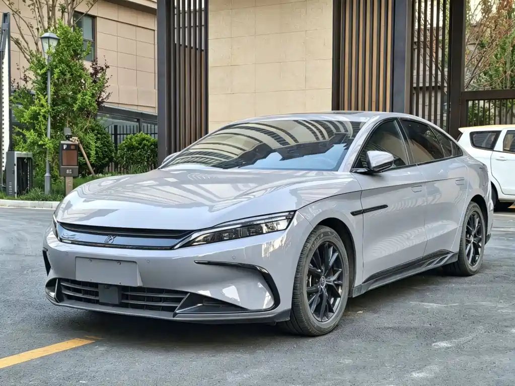 BYD Han 2024 — фото 1 из 5