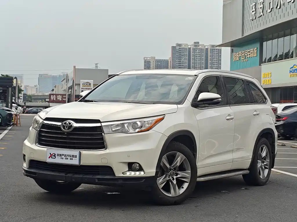 Toyota Highlander 2017 — фото 1 из 5