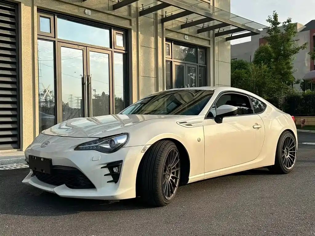 Toyota 86 2017 — фото 1 из 5
