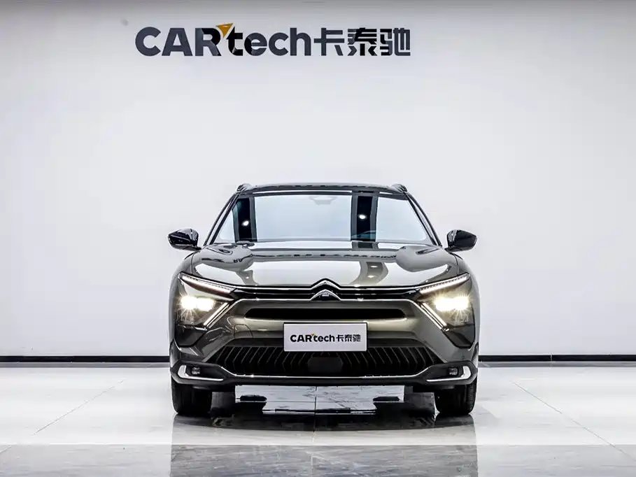 Citroen C5 X 2022 — фото 1 из 5