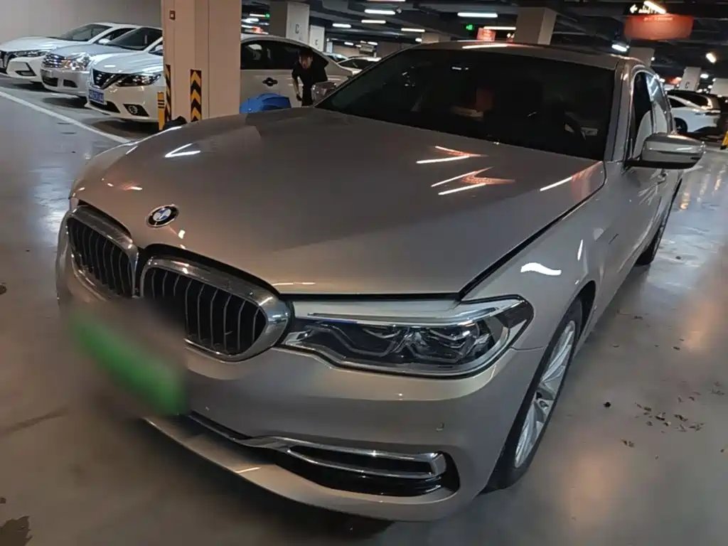 BMW 5 Series New Energy 2019 — фото 1 из 5