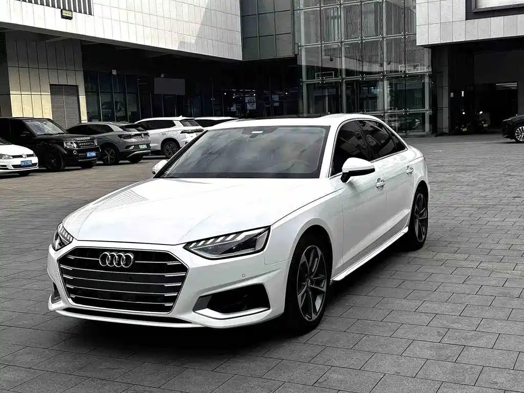 Audi A4L 2021 — фото 1 из 5