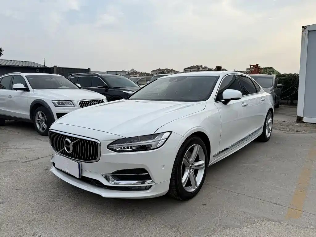 Volvo S90 2019 — фото 1 из 5