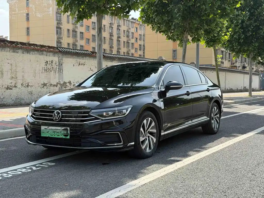 Volkswagen Magotan PHEV 2024 — фото 1 из 5