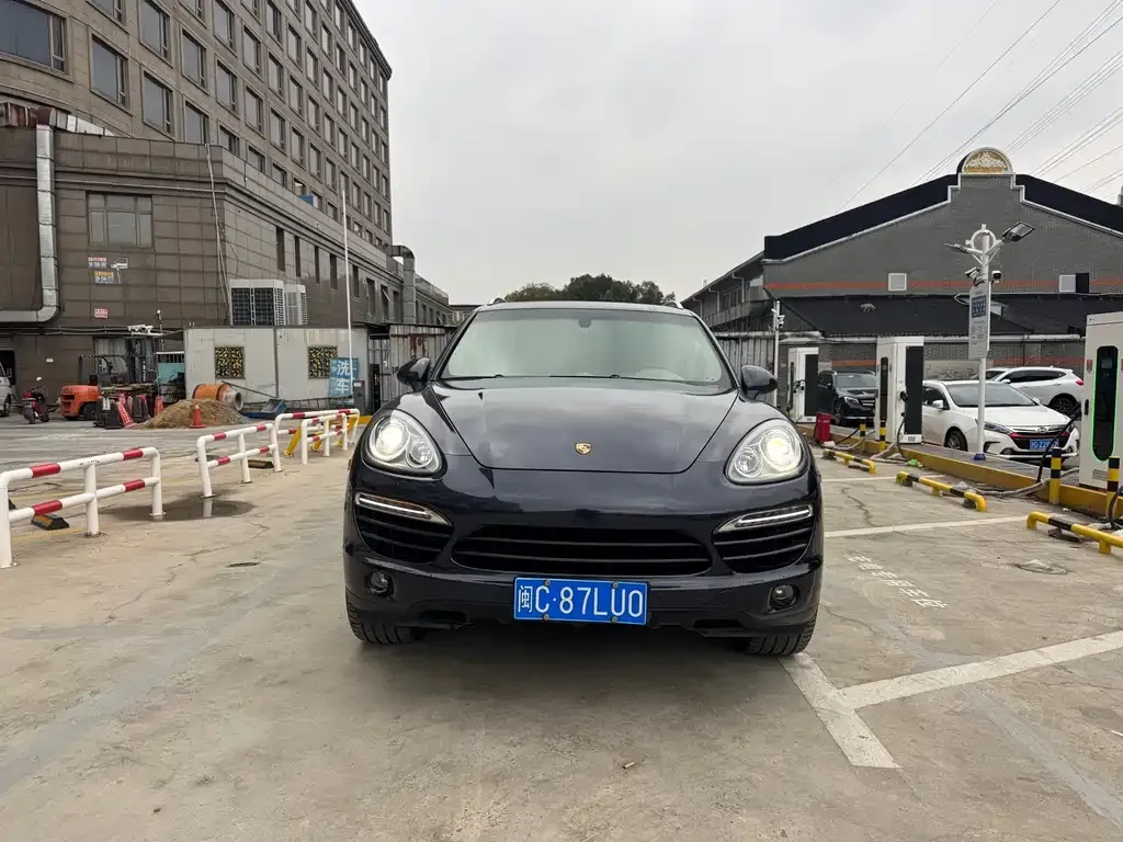 Porsche Cayenne 2013 — фото 1 из 18
