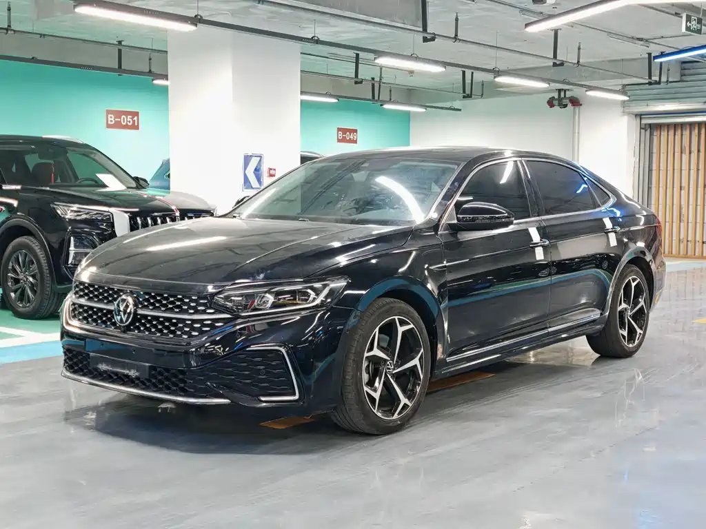 Volkswagen Passat 2024 — фото 1 из 5