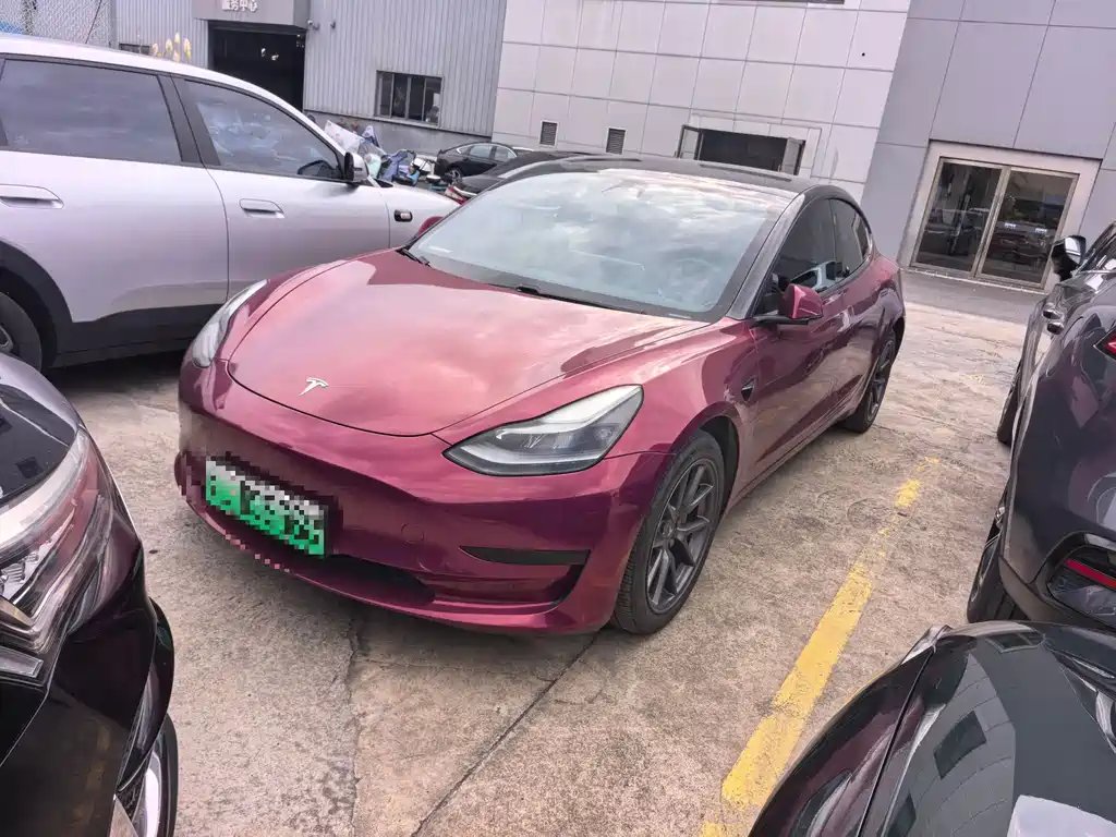 Tesla Model 3 2021 — фото 1 из 5