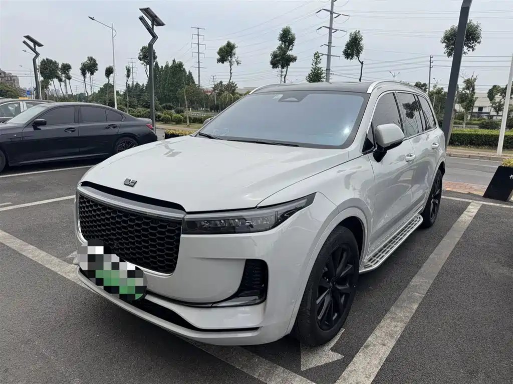 Li Auto Li ONE 2021 — фото 1 из 5