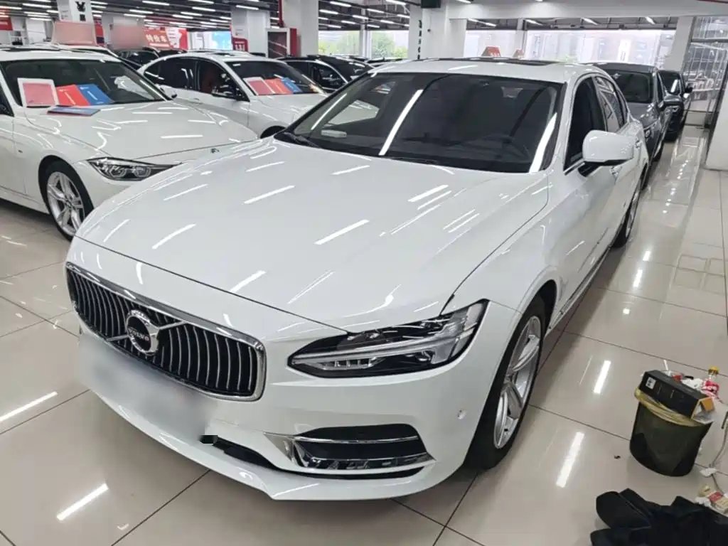 Volvo S90 2019 — фото 1 из 5