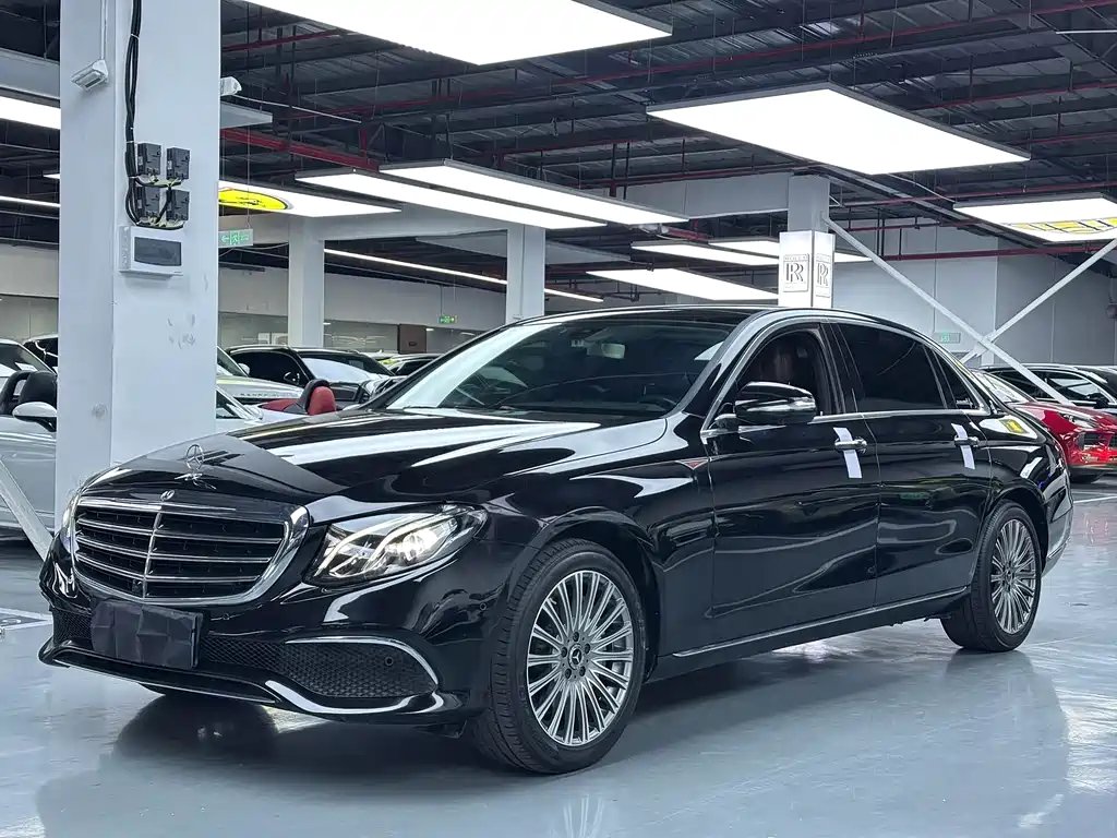 Mercedes-Benz E-Class 2019 — фото 1 из 5